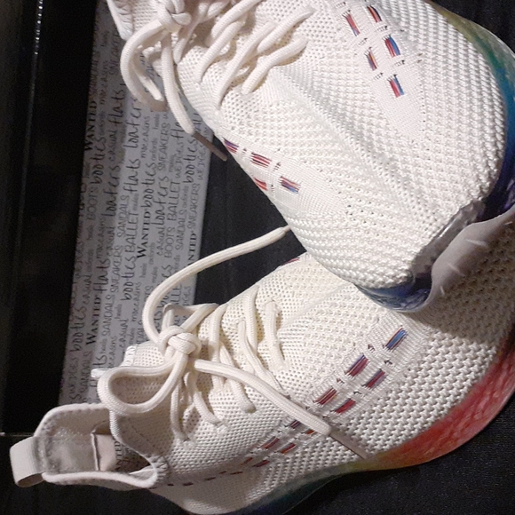 Rainbow natural colored shoes - Picture 4 of 4